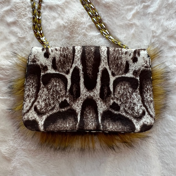 Authentic Fendi Be Baguette bag - Picture 5 of 16